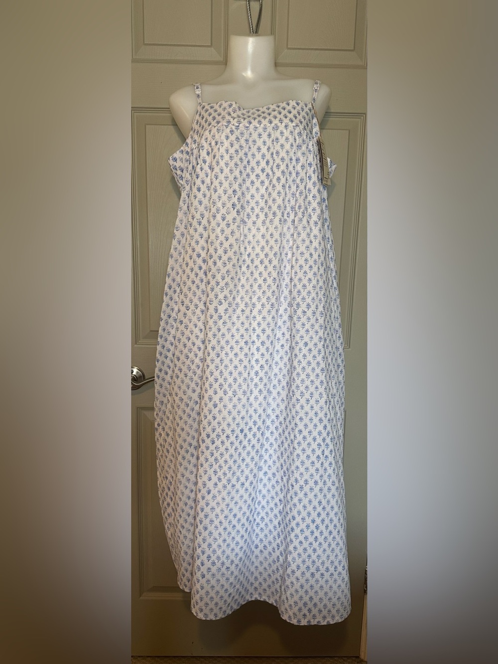 MUJI Block Print Camisole Maxi Dress
✨ Brand New with Tags (NWT) ✨ - Picture 2 of 7
